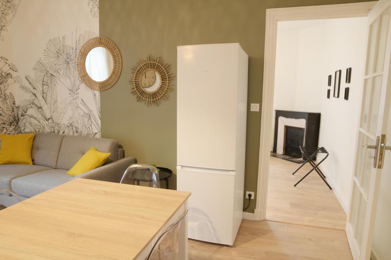 T3 De Charme Situe En Hyper Centre Avec Wifi, Linge, Draps, Savons Et Serviettes Fournis Cognac Ruang foto